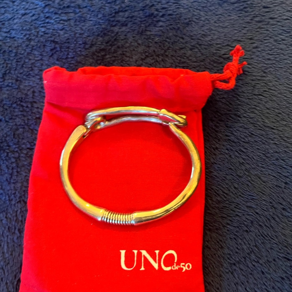 Like New Uno De50 Safety Pin unisex bracelet beautiful made in Spain. 8.25 inch